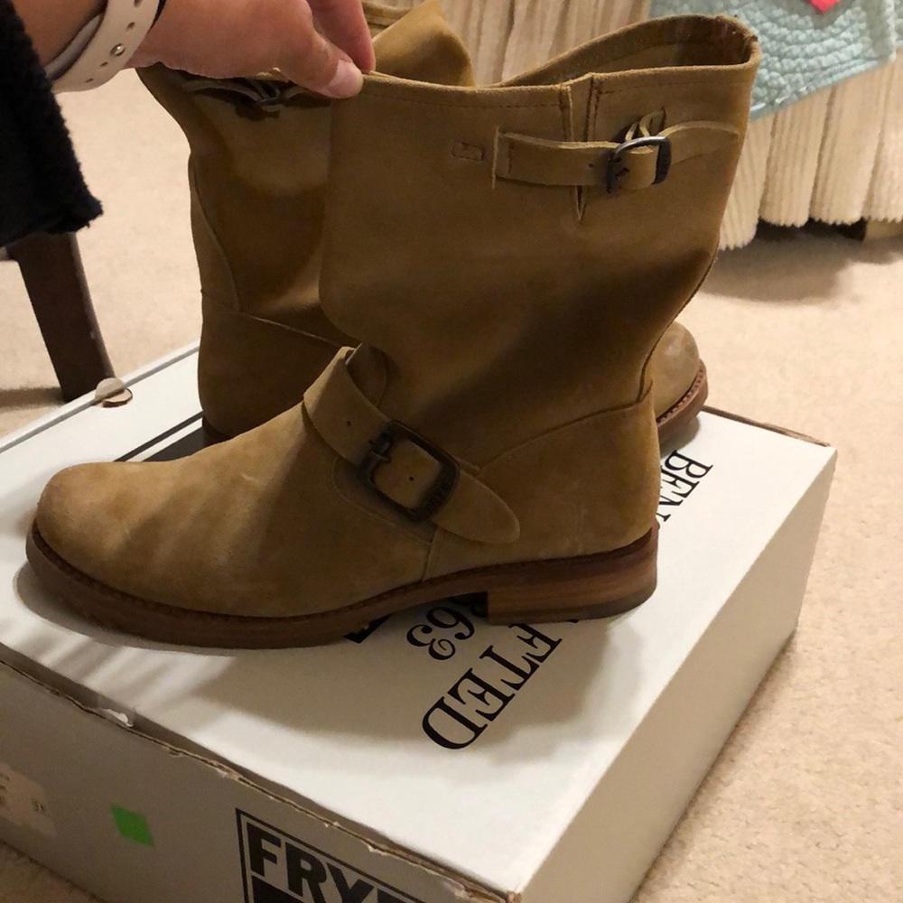 ON HOLD Frye Veronica Shortie